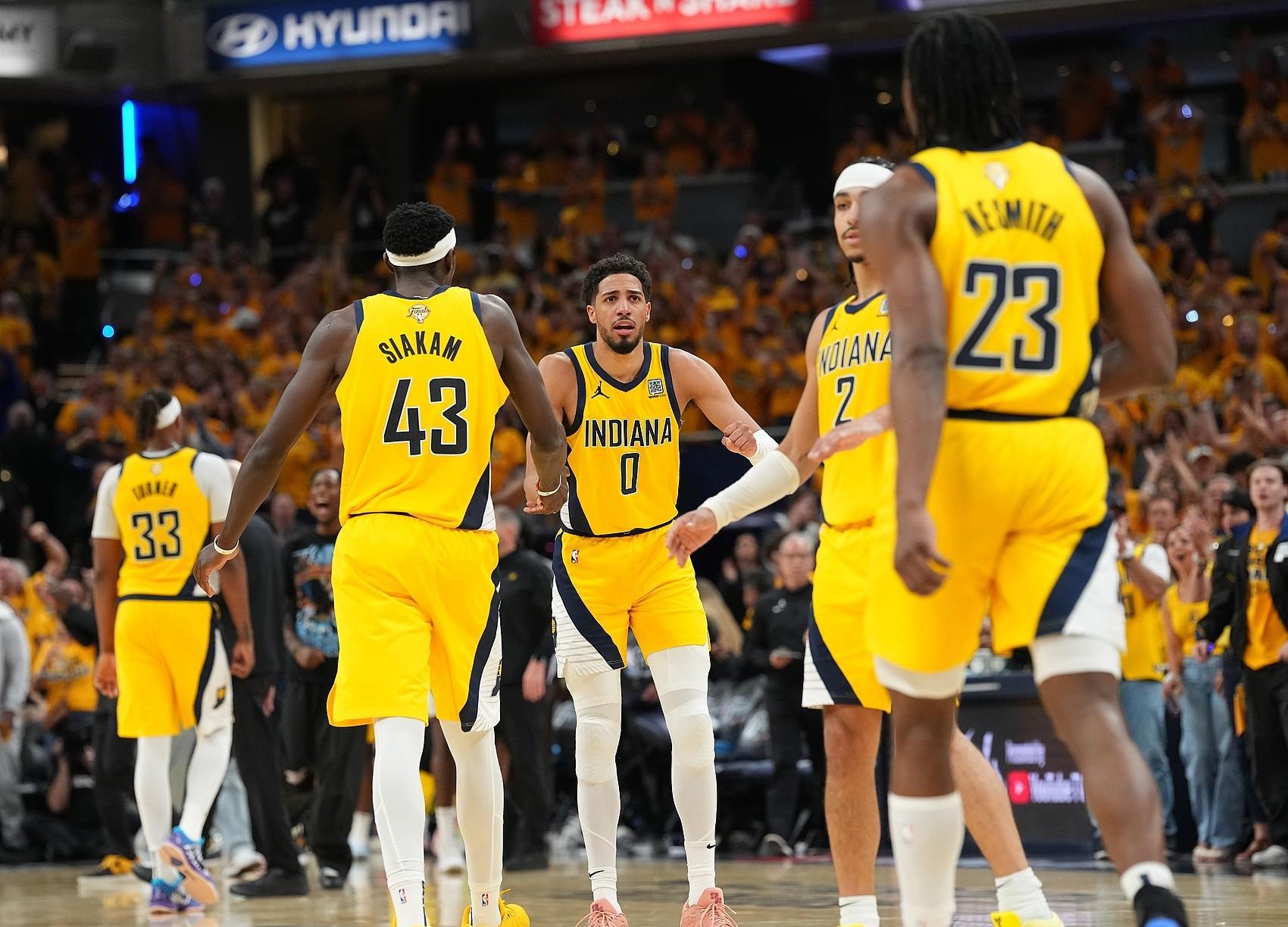 包含里程碑夜！印第安纳步行者回应争议，NBA季后赛集结日刷纪录，信心回归，赛季目标并未改变的词条