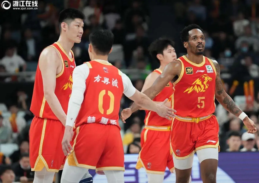 开云kaiyunapp -关于集结日广厦男篮调整名单以备西甲；回应争议环节打磨；信心回归；团队化学反应显著的信息