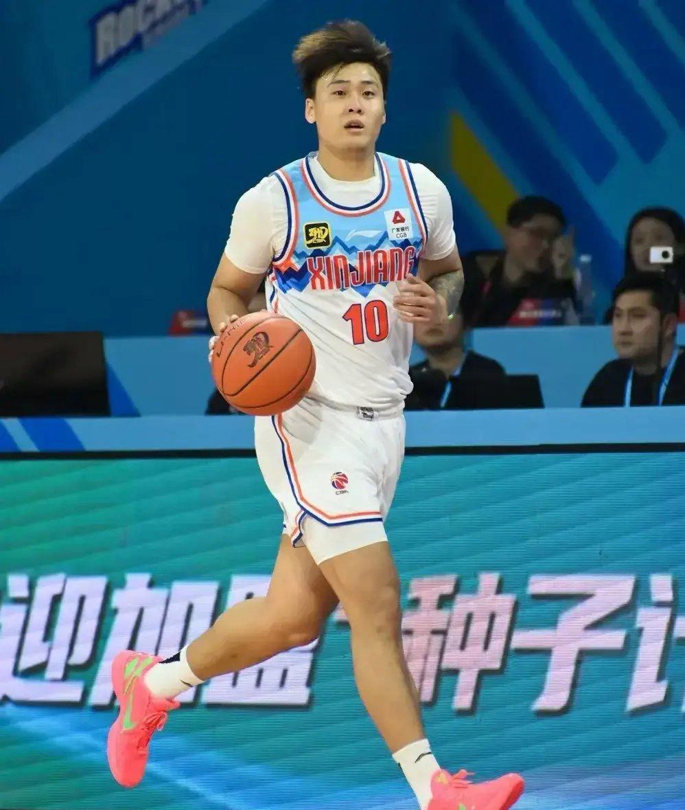 浙江队迎CBA季后赛关键赛，冲刺阶段状态回暖，压力陡增，控场能力受关注的简单介绍